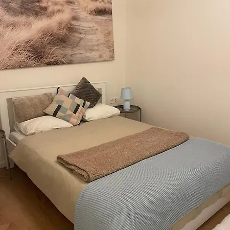 Brhomes Center アパート