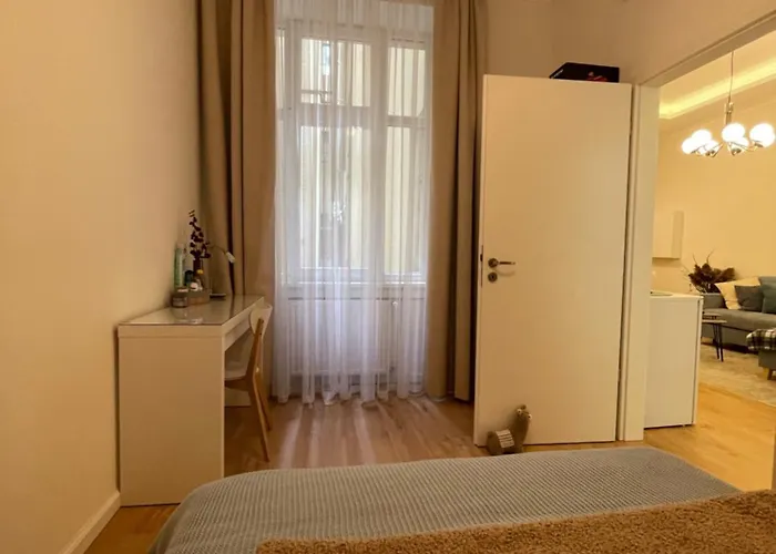 Brhomes Center Budapesta